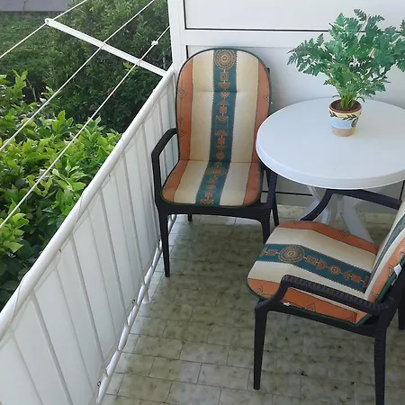 & Anita Guest house